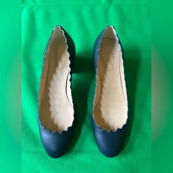 Chloe Pumps with Scalloped Edge 100% Leather Navy Size 7 - Picture 8 of 15